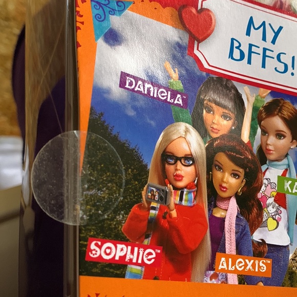 NWOT Liv doll Sophie - Picture 8 of 9